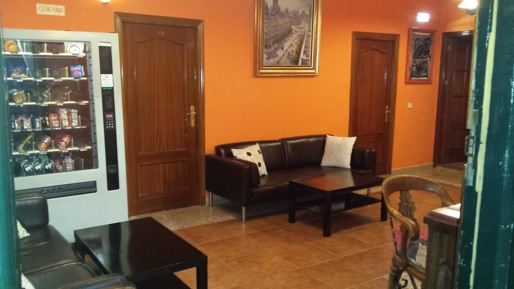 Hostal Rico Madrid Exterior foto